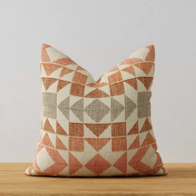 S7028 Cinnamix applied to a pillow