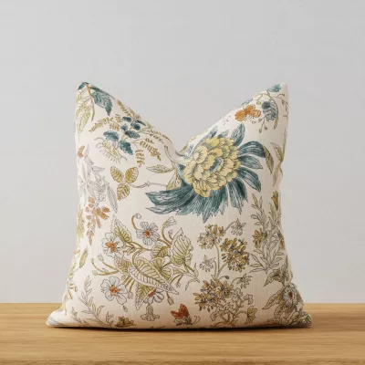 S7058 Cinder applied to a pillow