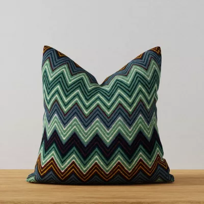 S7072 Riveria applied to a pillow